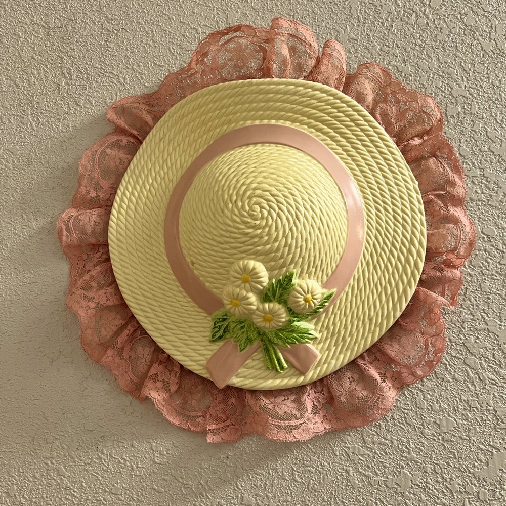 Vintage 1985 Burwood Sun Hat Wall Pocket - Pink Ribbon & Daisies